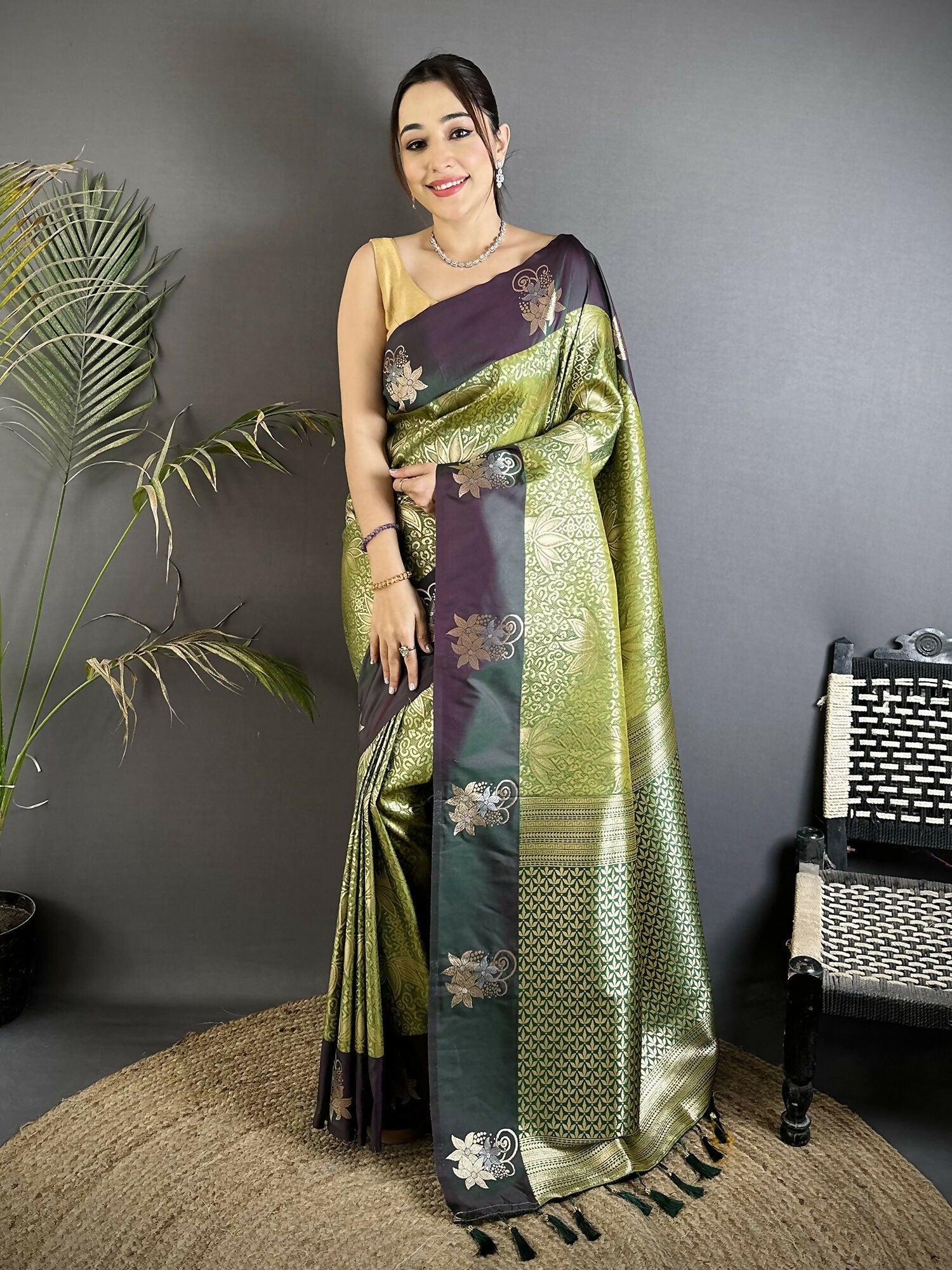 Joban Fashion Olive Green Intricate Zari Weaving Soft Silk Dharmavaram Saree