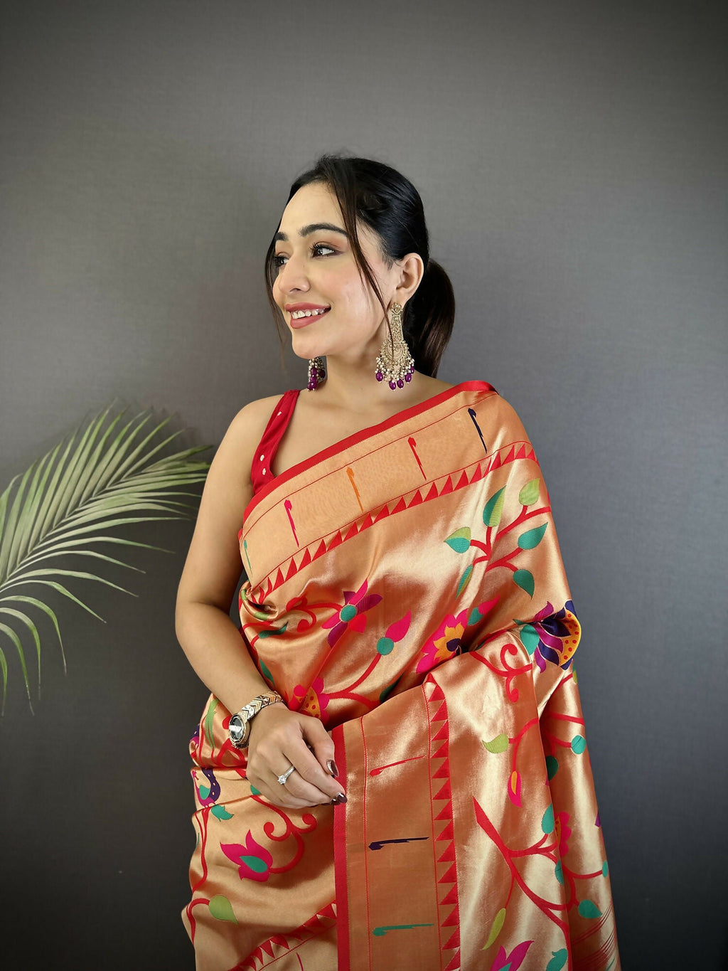 Joban Fashion Reddish Pink Floral & Leaf Soft Silk Paithani Saree - Distacart