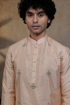 Semi Pattu Peach Ananta Kurta Set By Hilo Design