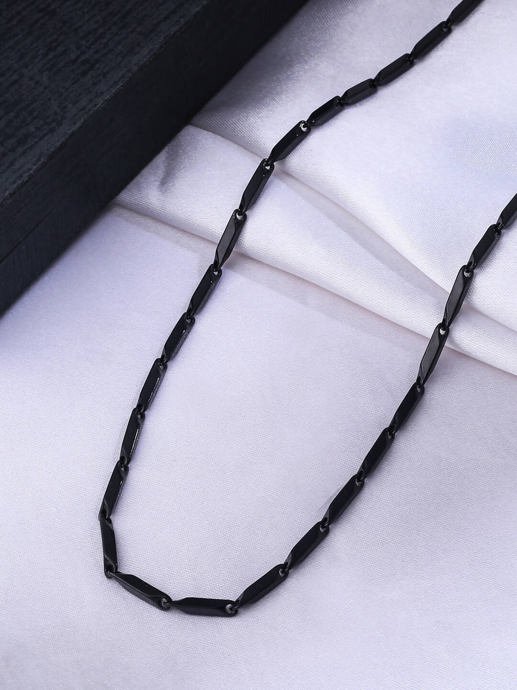 NVR Men's Black Metal Chain