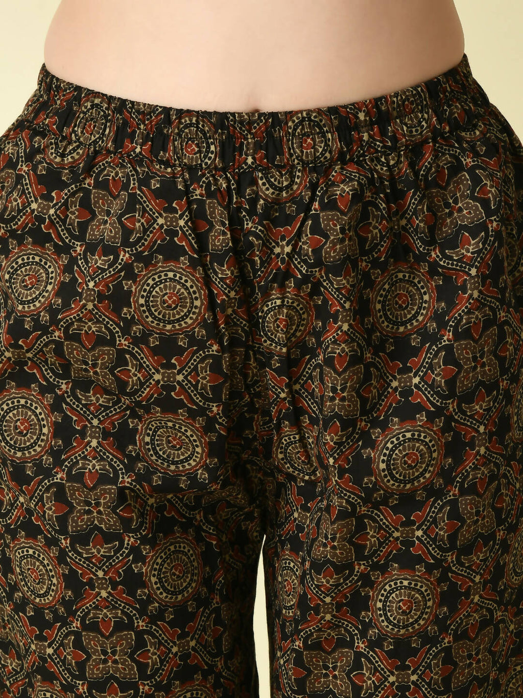 Myshka Women's Multi Straight Kurta & Trousers