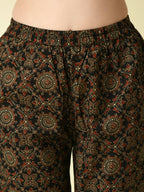 Myshka Women's Multi Straight Kurta & Trousers