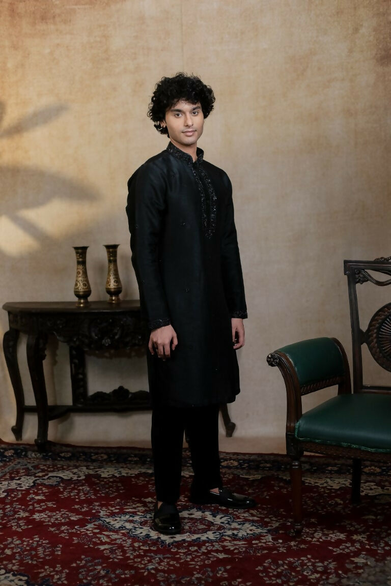 Falling Raw Silk Black Kajal Phool Kurta Set By Hilo Design