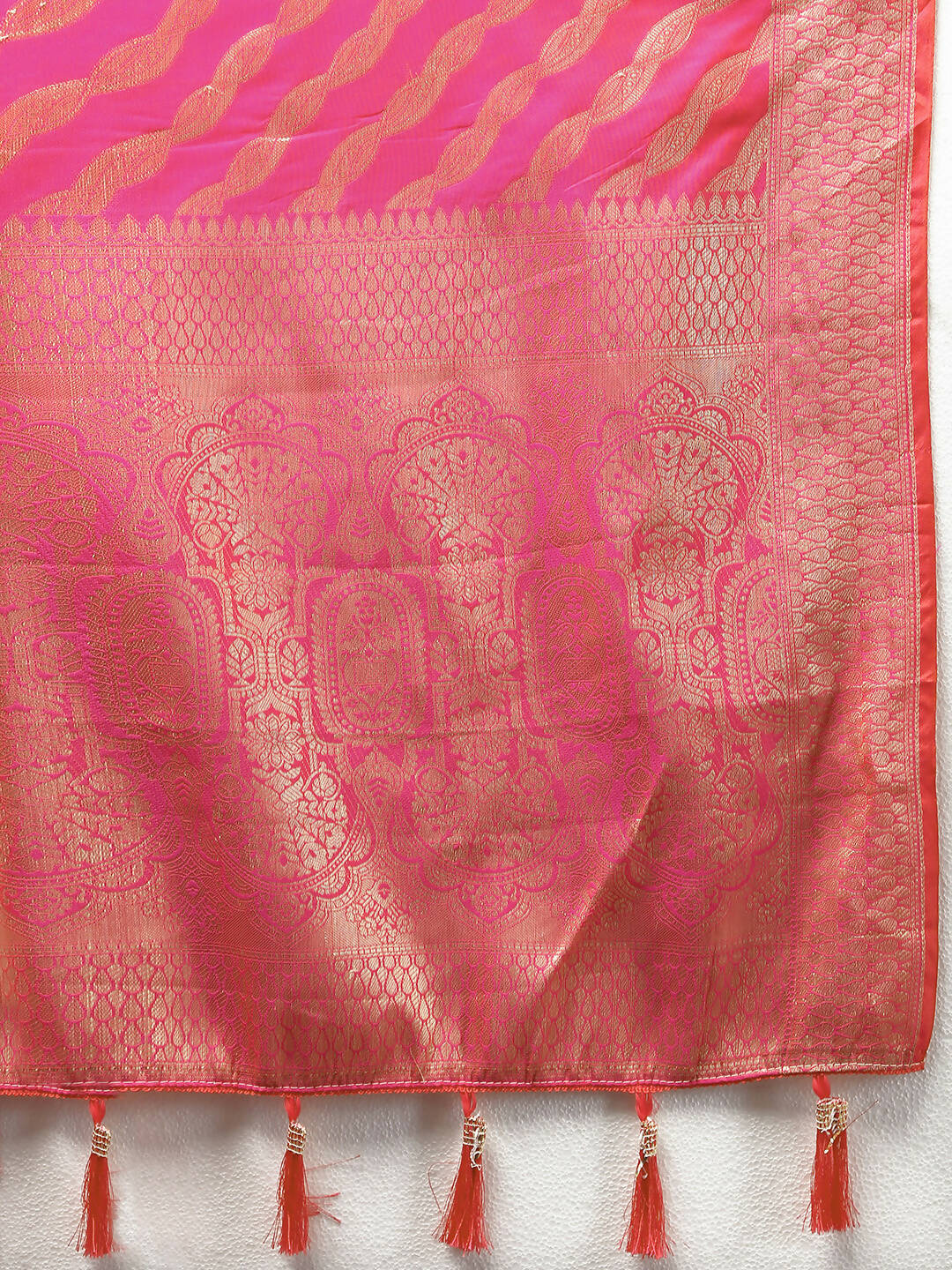 Lorenvalley Fashion Pink Soft Silk Woven Design with Zari Weaving Leheriya Design Saree
