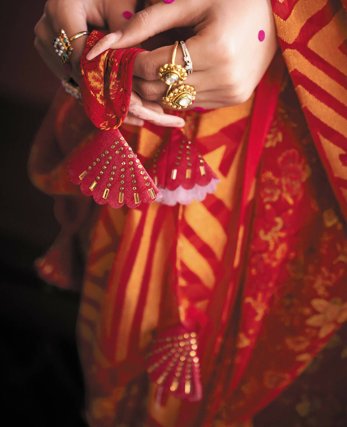 Red Georgette Brasso Floral Printed Saree With Unstitched Blouse Piece - Zyanya