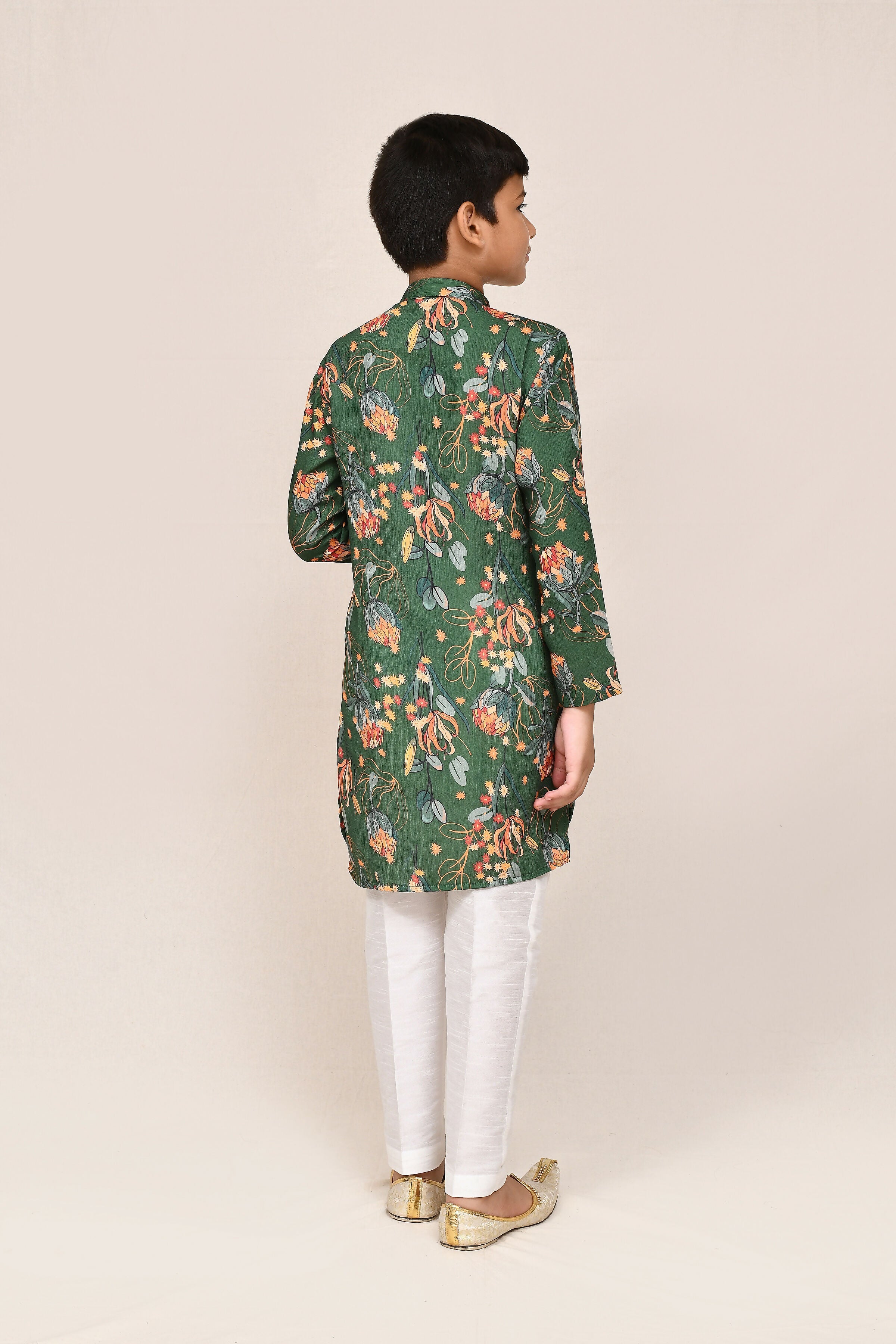 Joban Fashion Cotton Silk Green Kurta With Straight Fit Pant