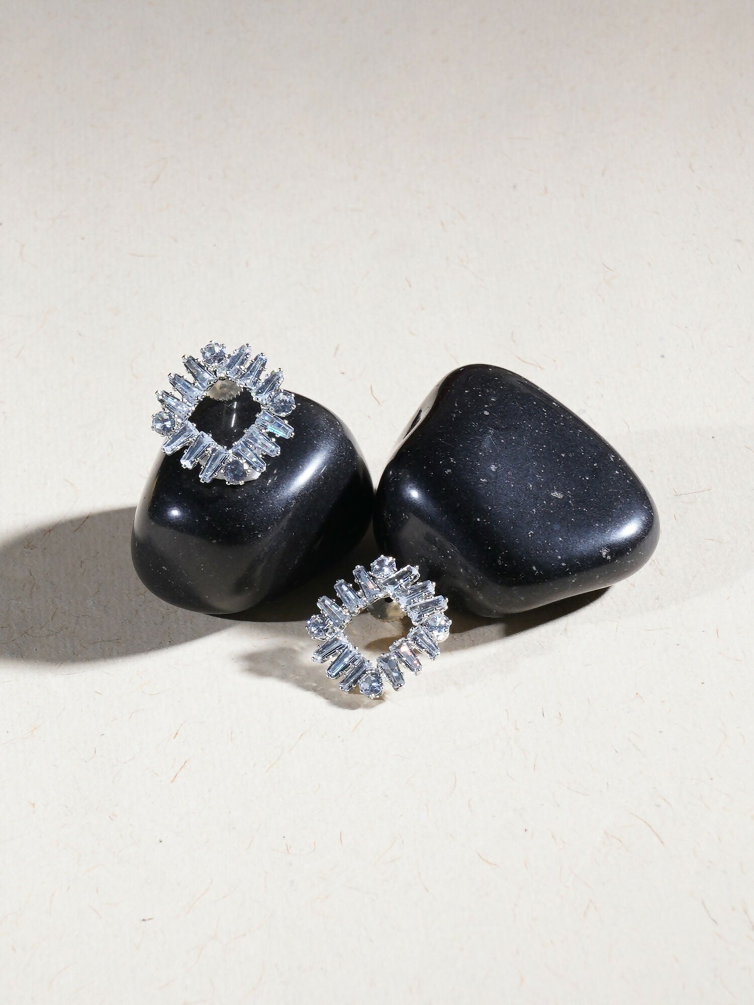 stone stud (white) - Ruby Raang - Distacart