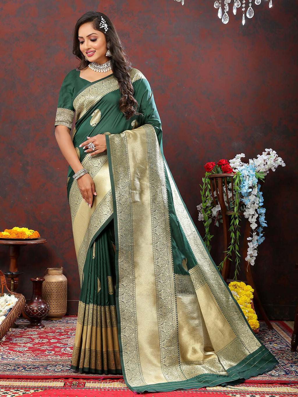 Lorenvalley Fashion Green Soft Silk Woven Design Gold Zari Weaving Saree