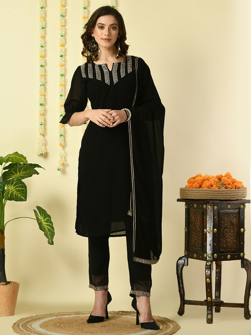 Myshka Women's Black Georgette Kurta & Trousers With Dupatta Party Sets