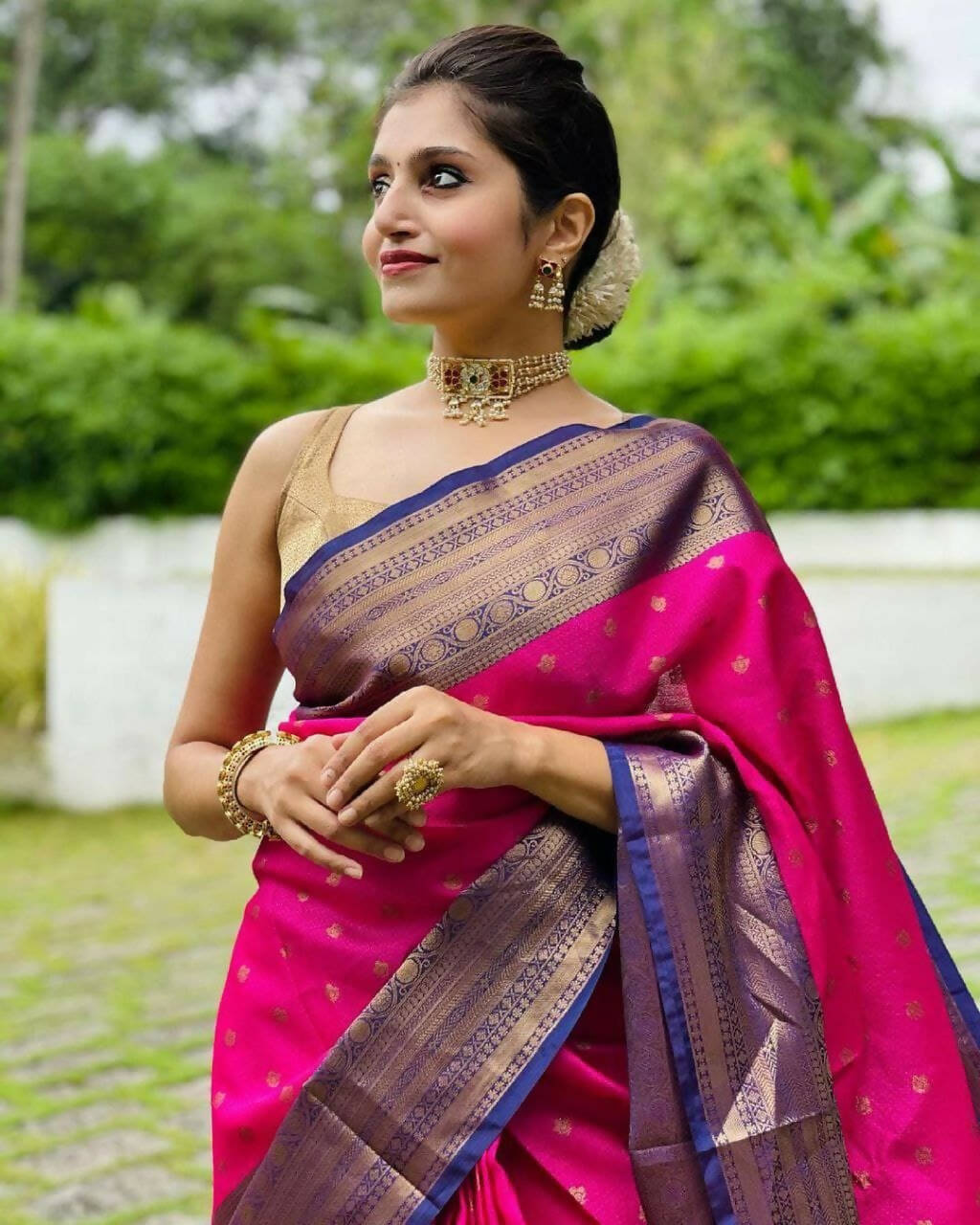 DEIANA'S Beautiful Designer Golden zari Soft Lichi Silk Saree - Pink