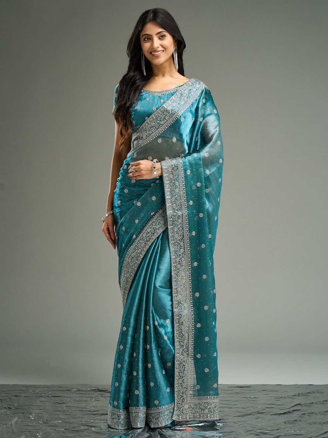 kasee Floral Embroidered Silk Blend Saree - Distacart