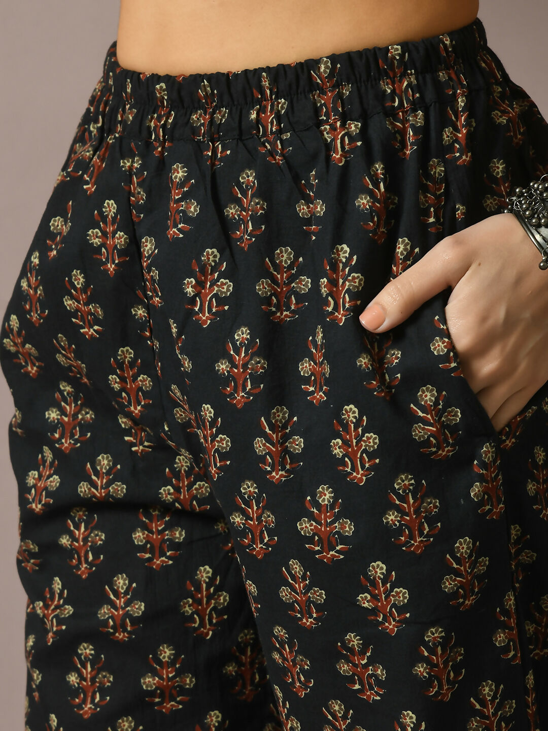 Myshka Women's Black Printed Cotton Straight Party Kurta Set
