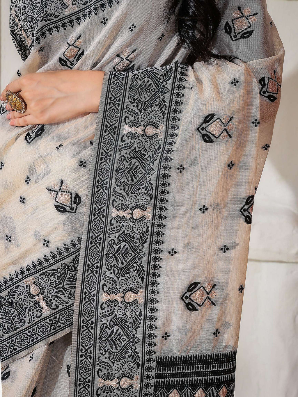 Shree Shyam Fashion Linen Cotton Black & Cream Saree - Distacart