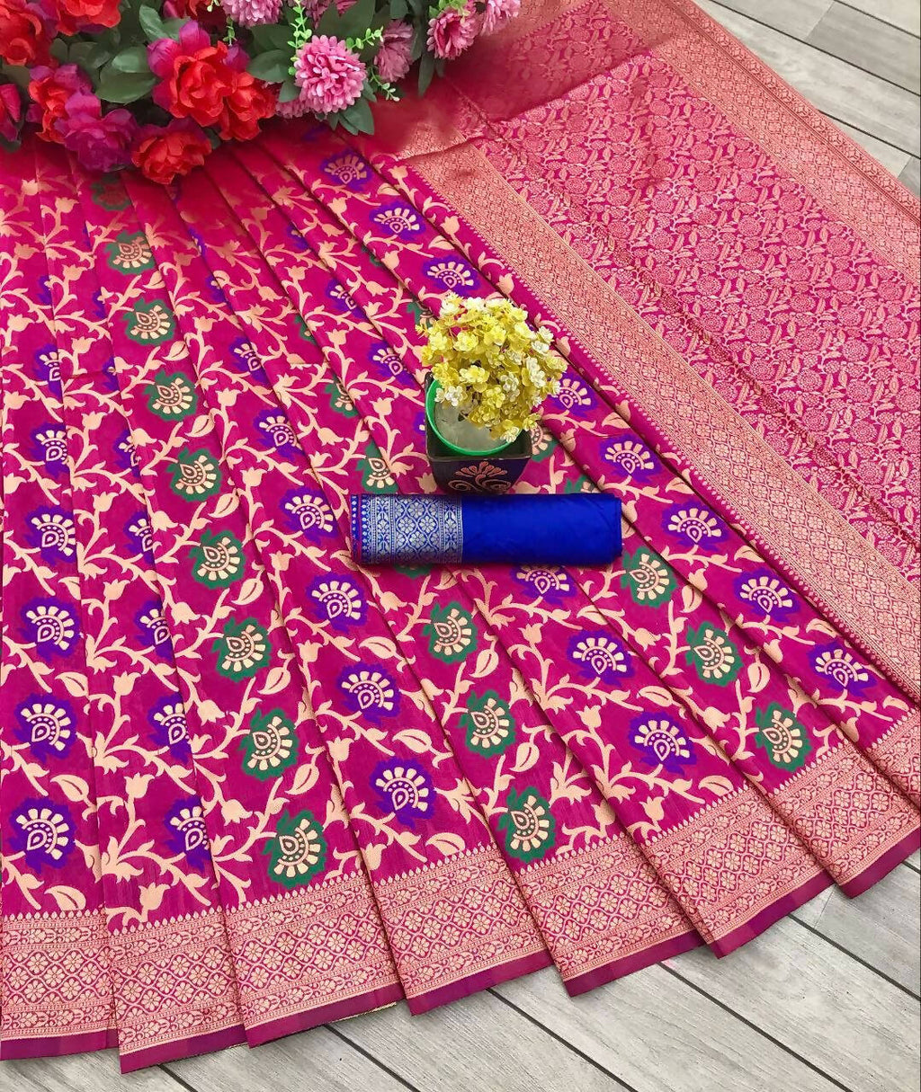 DEIANA'S Beautiful Designer Golden zari Soft Lichi Silk Saree - Pink