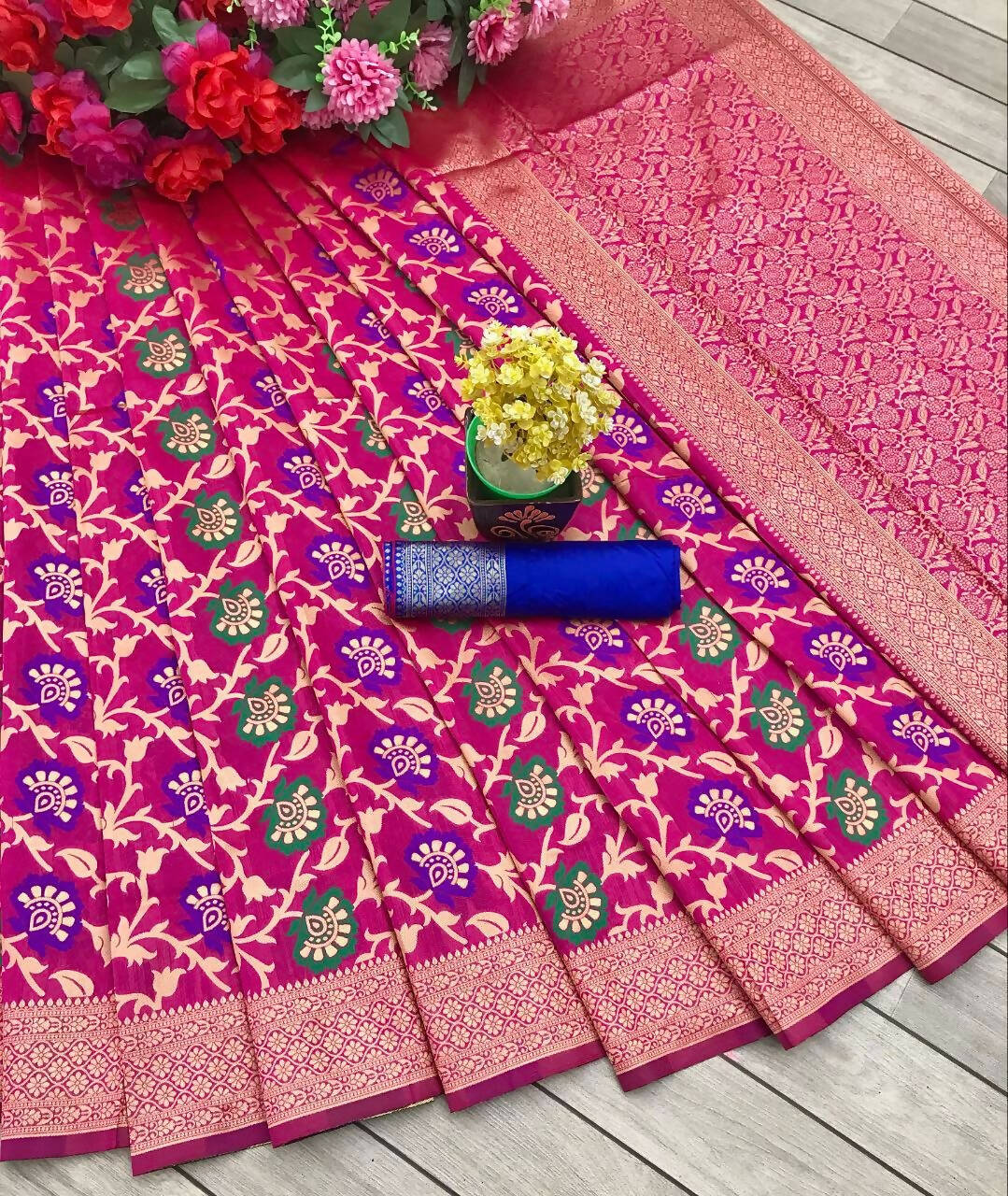 DEIANA'S Beautiful Designer Golden zari Soft Lichi Silk Saree - Pink