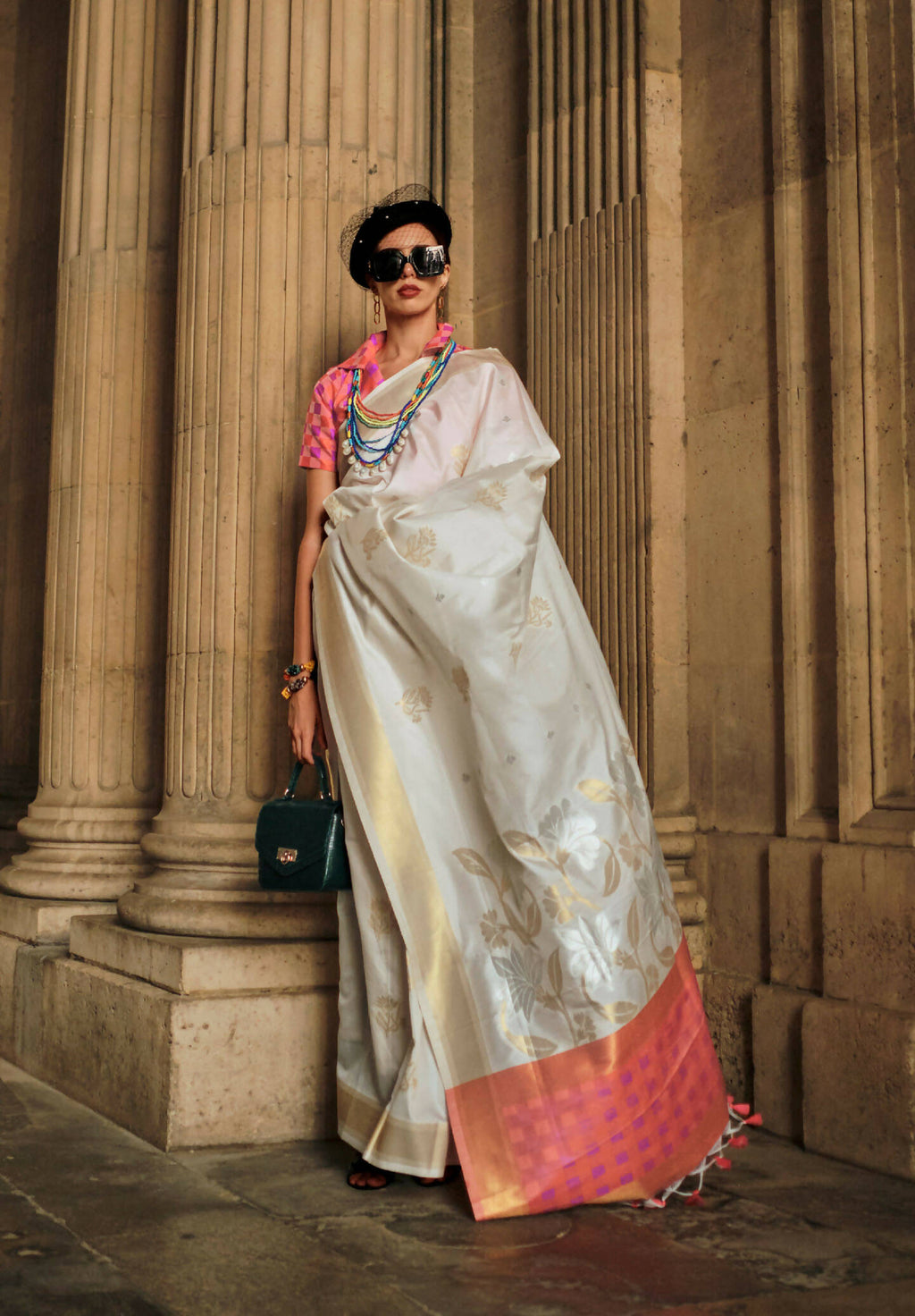 Petunia Flower Whitesoft Handloom Sik Zari & Thread Work, Contrast Pallu Saree - Rajtex Kube Silk