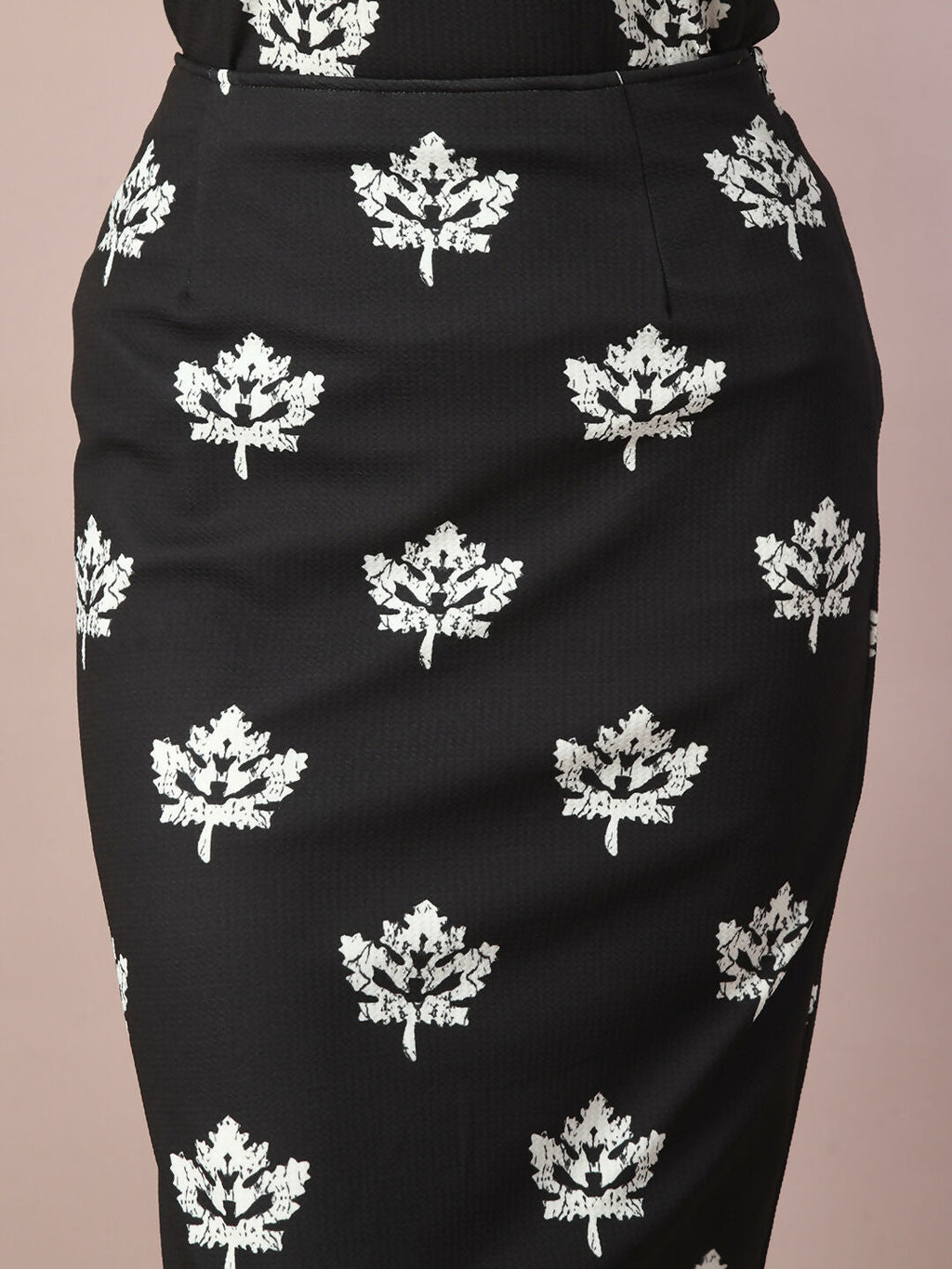 Myshka Women's Black Printed Knee Length Party Embellished Skirts