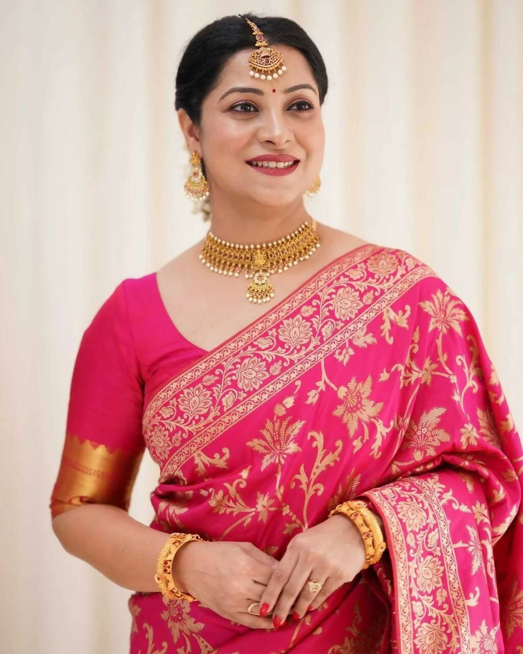 DEIANA'S Beautiful Designer Golden zari Soft Lichi Silk Saree - Pink