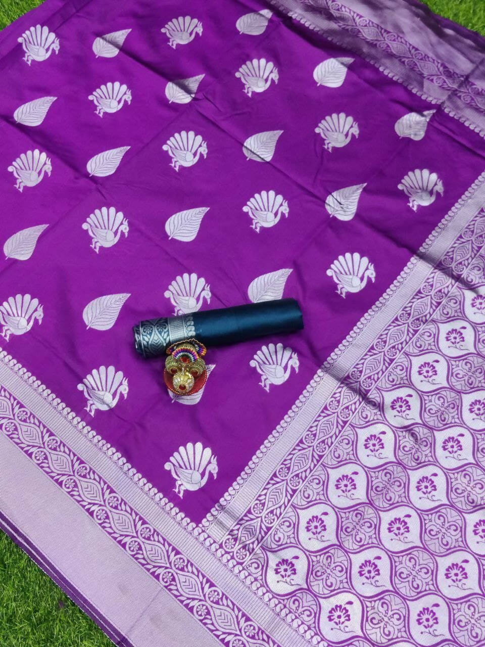 DEIANA'S Beautiful Designer Golden zari Soft Lichi Silk Saree - Purple
