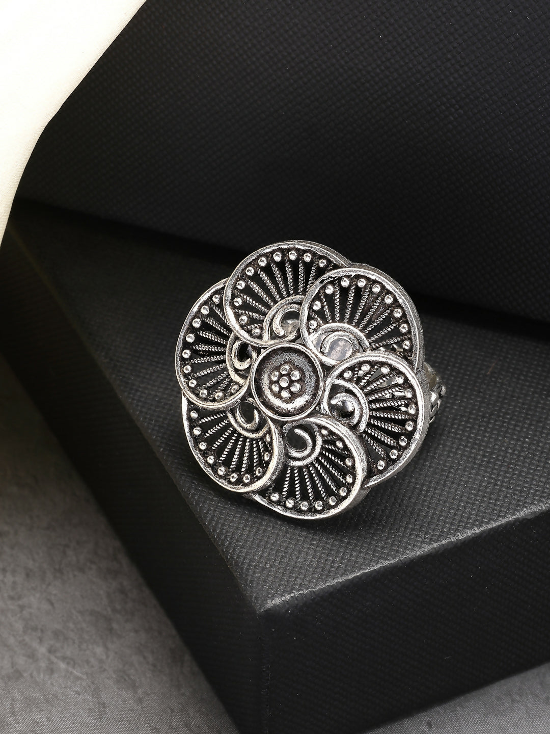 NVR Women's Silver-Toned Floral Shape Adjustable Finger Ring