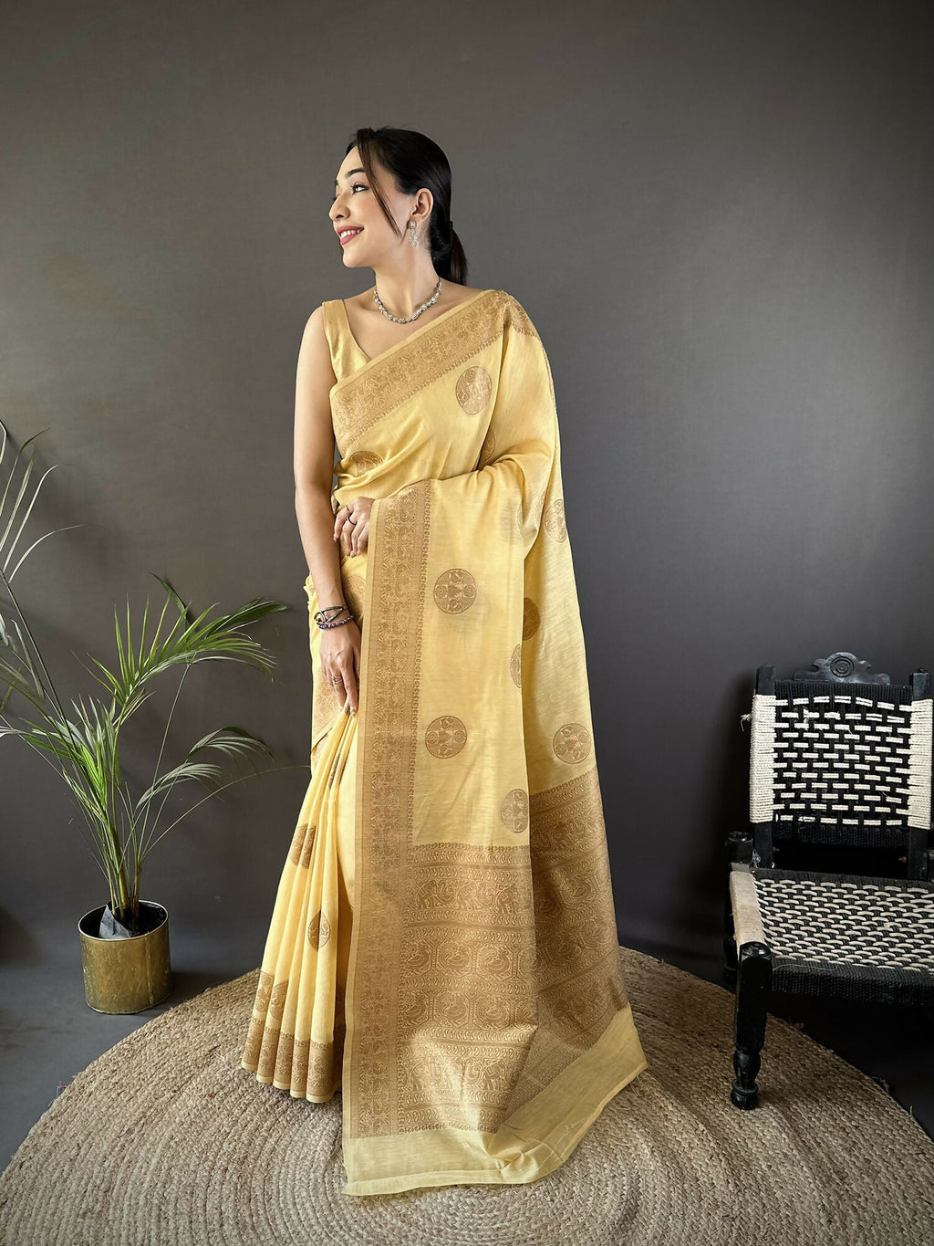 Joban Fashion Yellow Floral & Paisley Linen Silk Banarasi Saree - Distacart