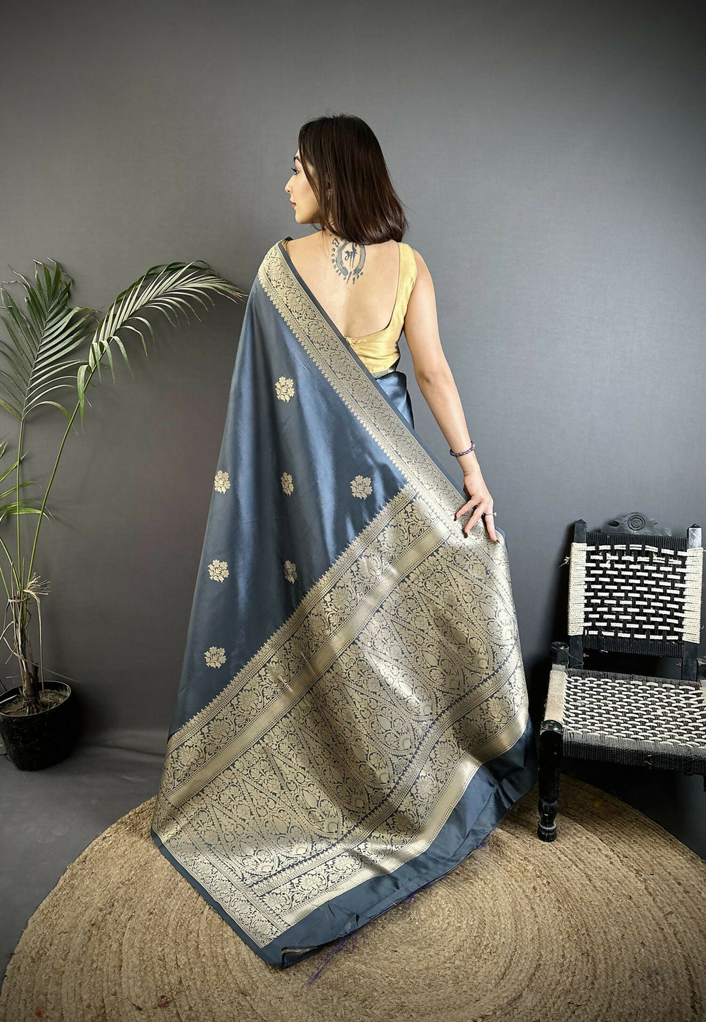 Joban Fashion Grey Floral Jacquard Woven Design Cotton Silk Banarasi Silk Saree - Distacart