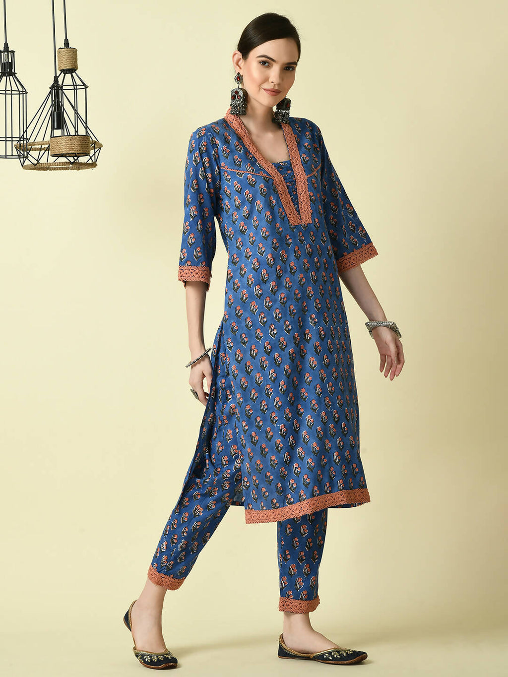 Myshka Women's Blue Straight Kurta & Trousers
