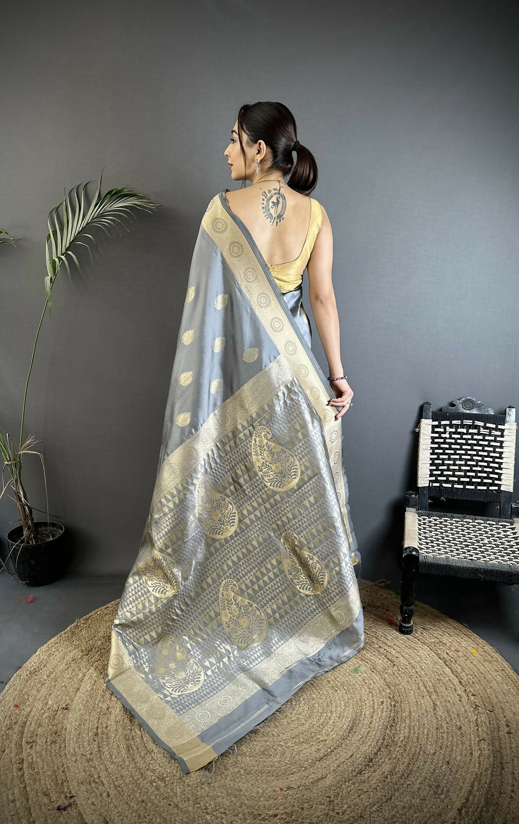 Joban Fashion Grey Paisley Soft Silk Banarasi Saree - Distacart