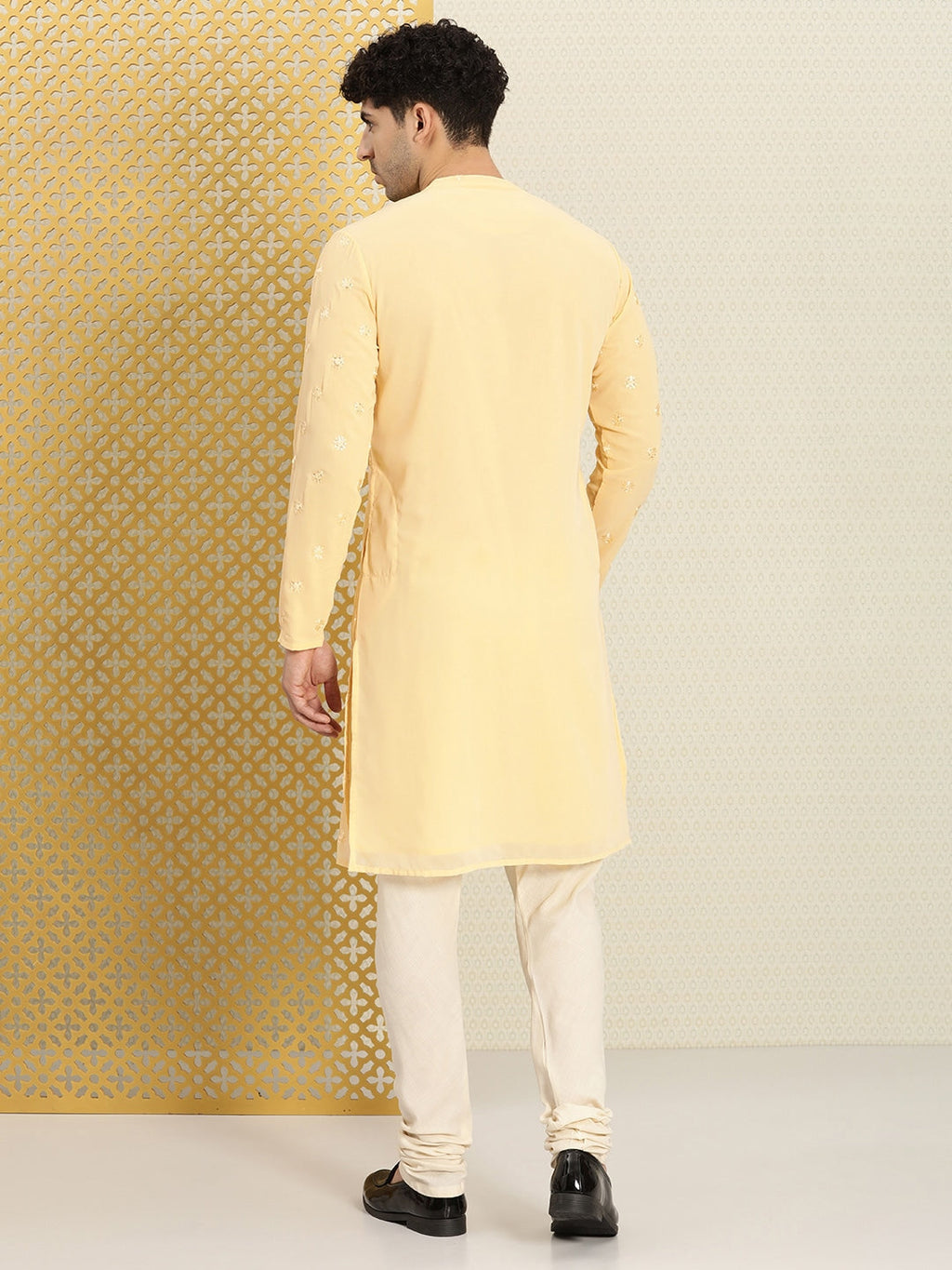 House of Pataudi Men Embroidered Sequined Floral Jashn Kurta