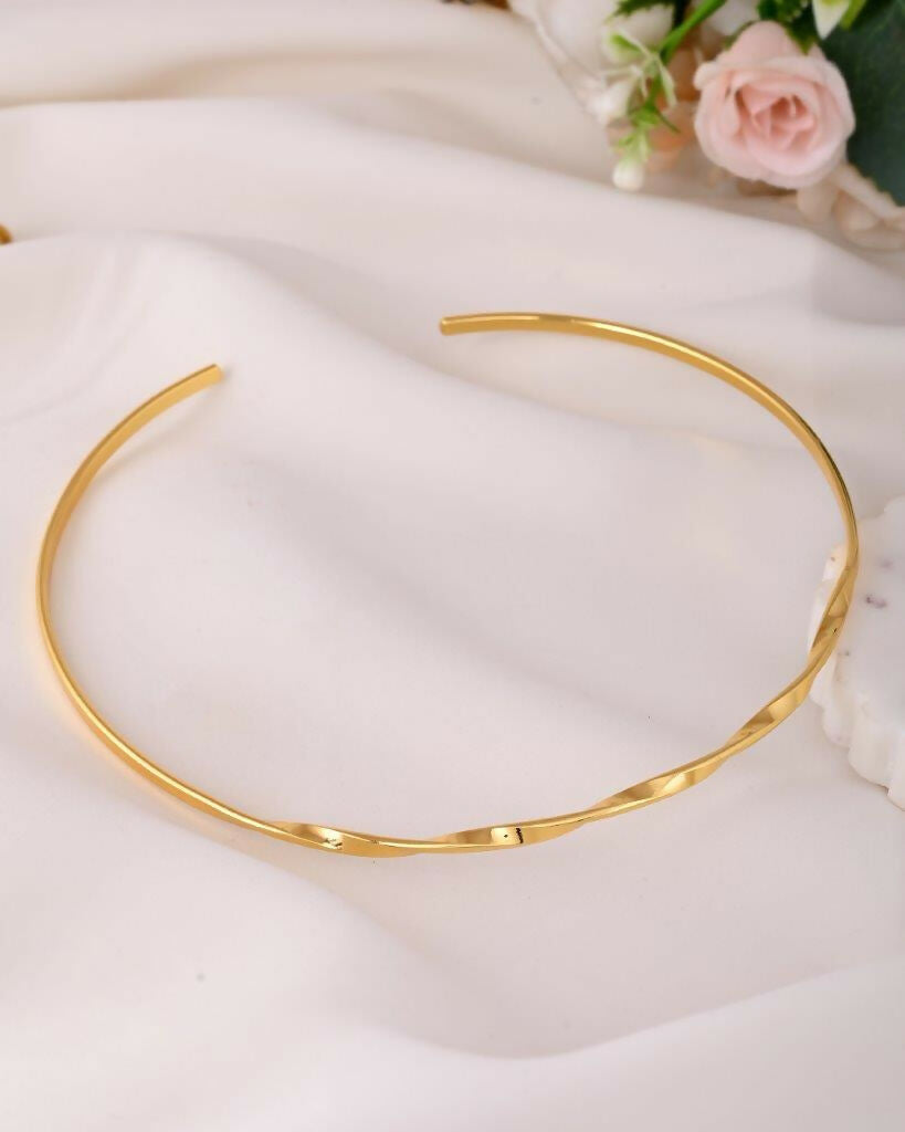 VOJ Gold-Polished Twisted Hasli Necklace