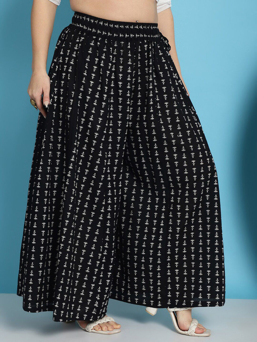 TAG 7 Women Floral Printed Flared Pure Cotton Palazzos