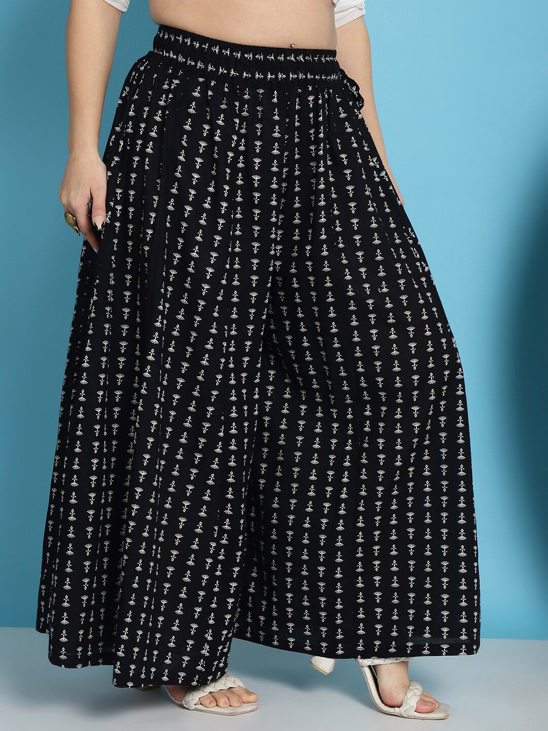 TAG 7 Women Floral Printed Flared Pure Cotton Palazzos