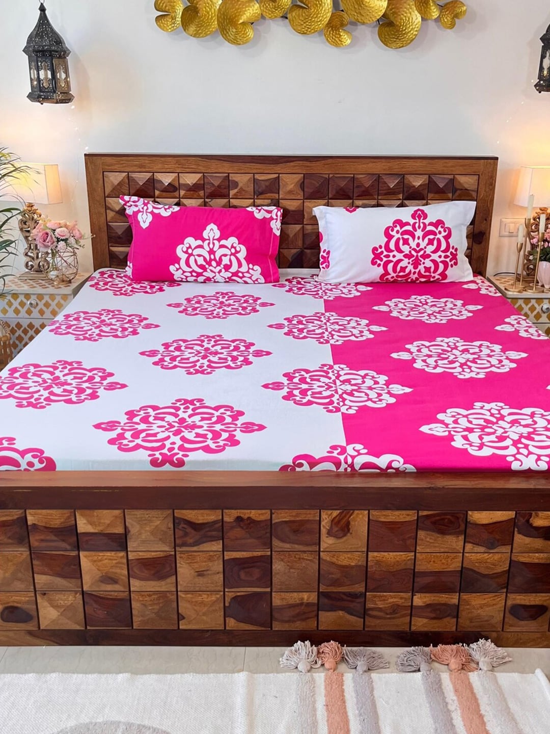 URBAN SPACE Divine White Ethnic Motifs 144 TC Cotton Queen Bedsheet & 2 Pillow Covers