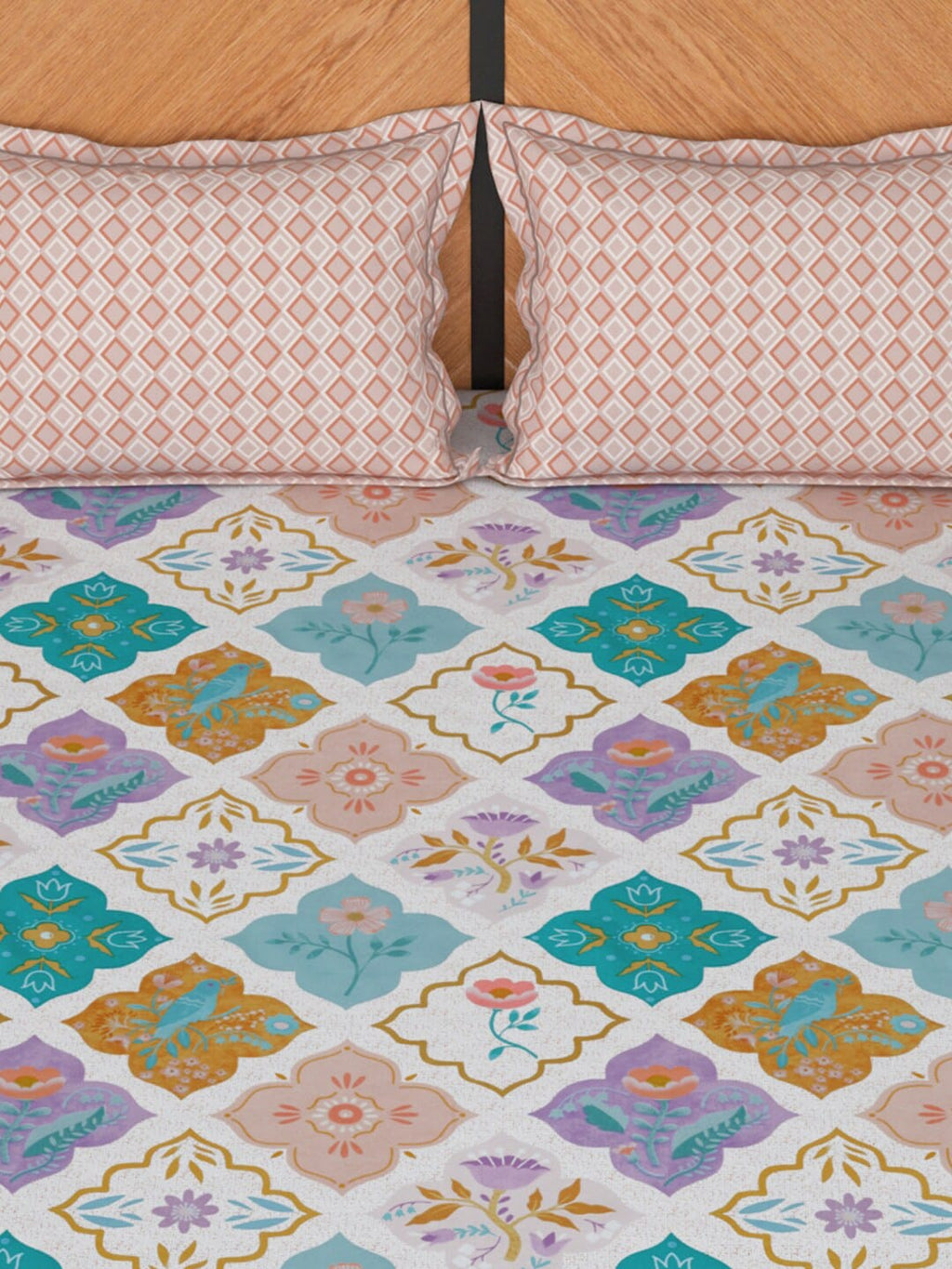 Story@home White & Peach-Coloured 180 TC Queen Bedsheet With 2 Pillow Covers - Distacart