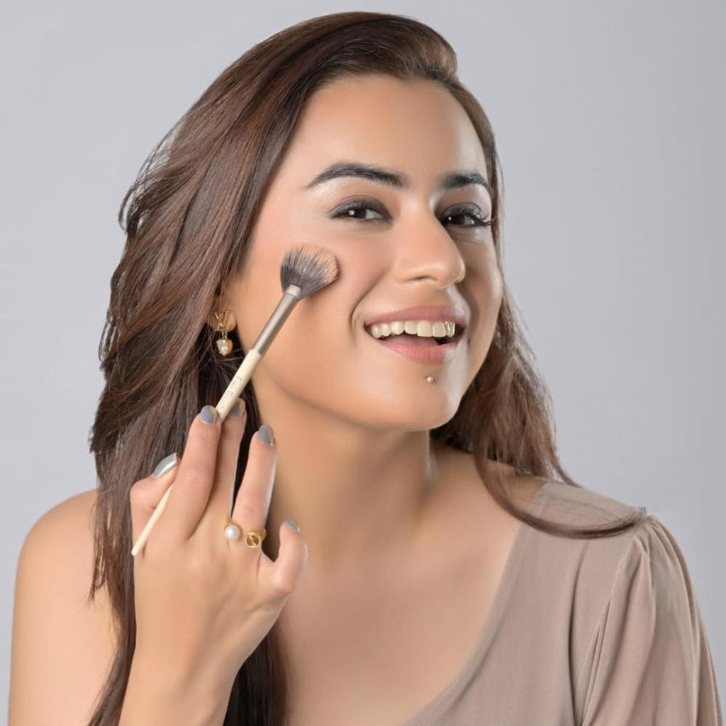 Milagro Beauty Fan Brush 08