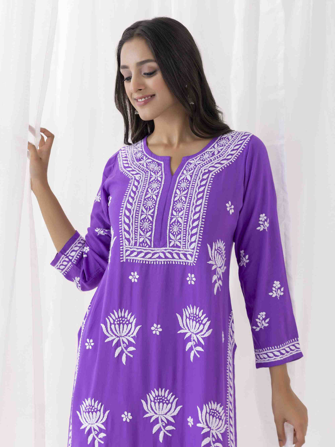 HOUSE OF KARI Ethnic Motifs Chikankari Embroidered Notched Round Neck Straight Kurta