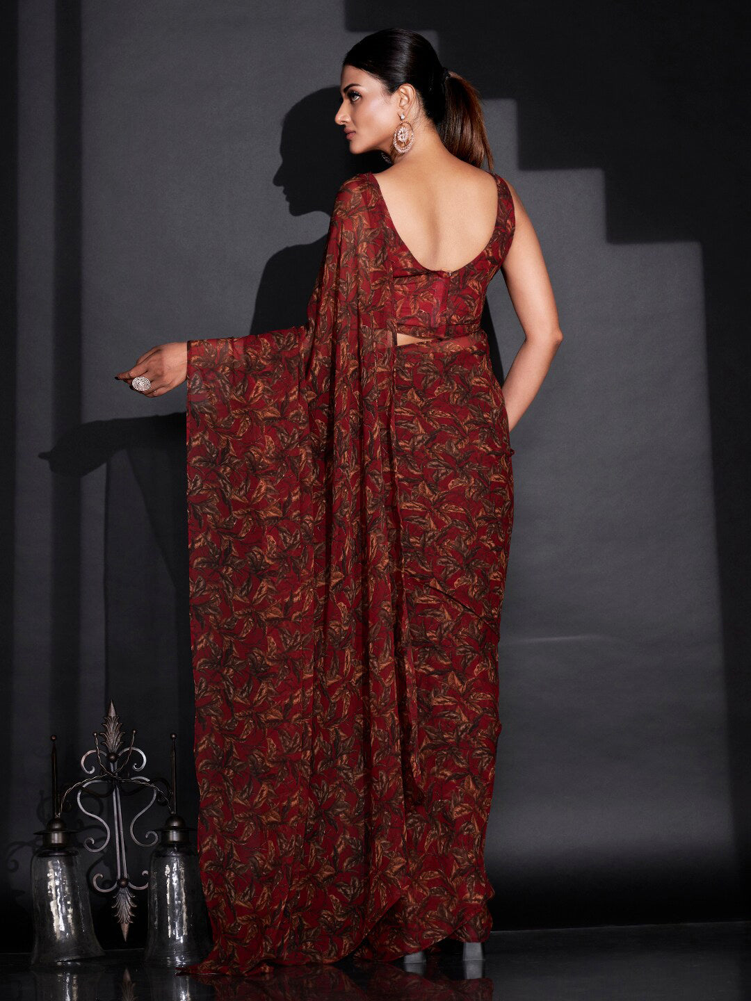 Tikhi Imli Red & Green Floral Printed Poly Georgette Ready To Wear Saree - Distacart
