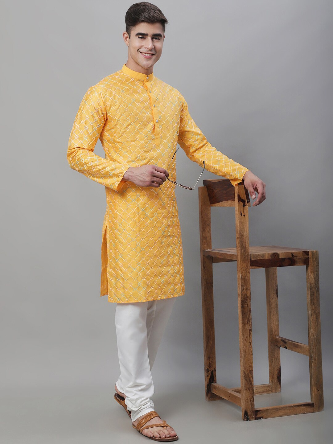 Sojanya Geometric Embroidered Thread Work Cotton Silk Kurta