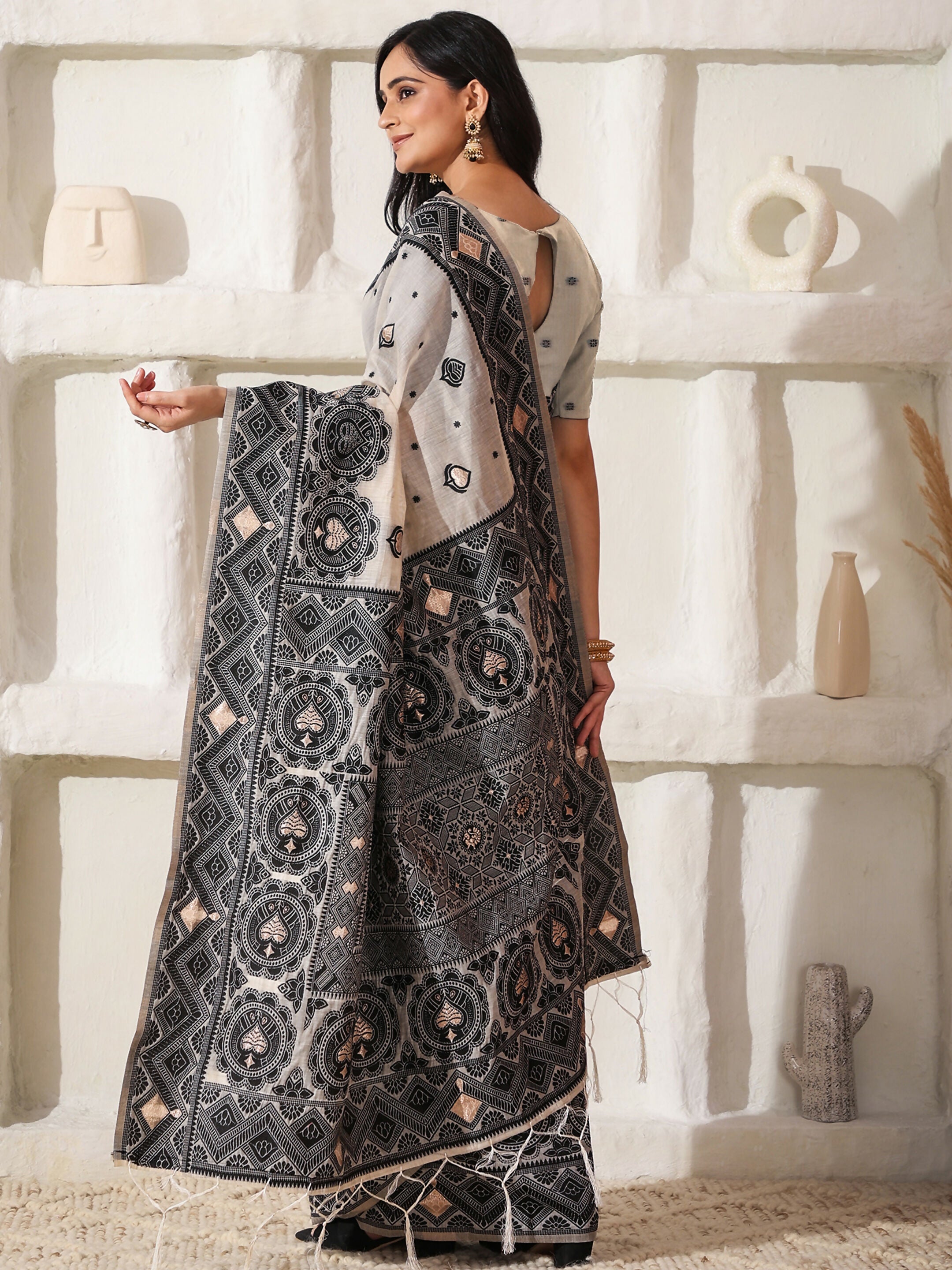 Shree Shyam Fashion Linen Cotton Black & Cream Saree - Distacart