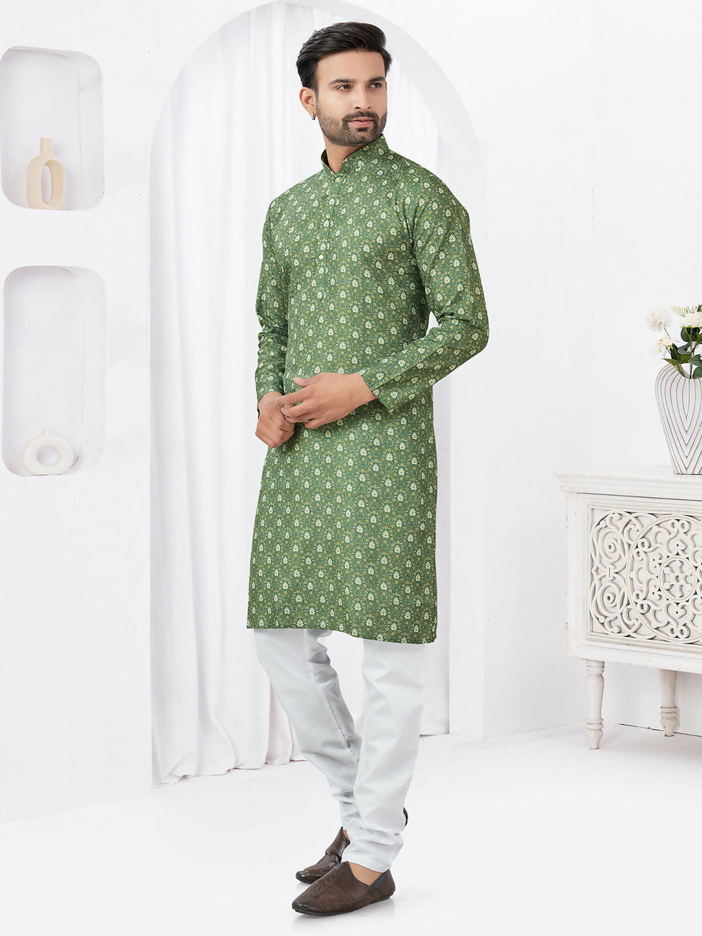 Joban Fashion Men's Rayon Cotton Green Printed Kurta Pyjama set