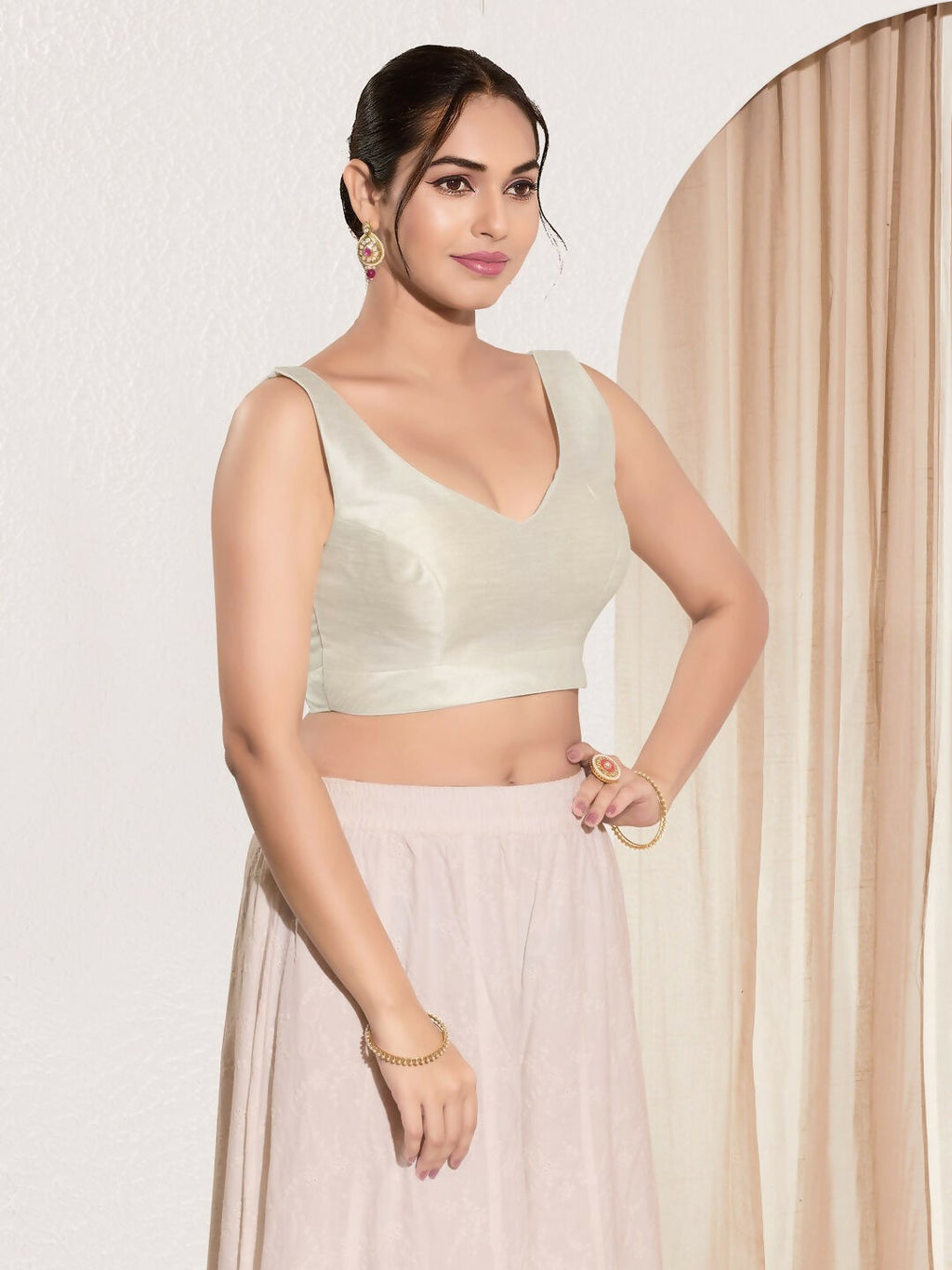 Joban Fashion Off White Mulberry Silk Padded Blouse With Round Neck Sleeveless - Distacart