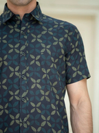 Miravan Men's Pure Cotton Blue Abstract Printed Half Sleeve Slim Fit Shirt
