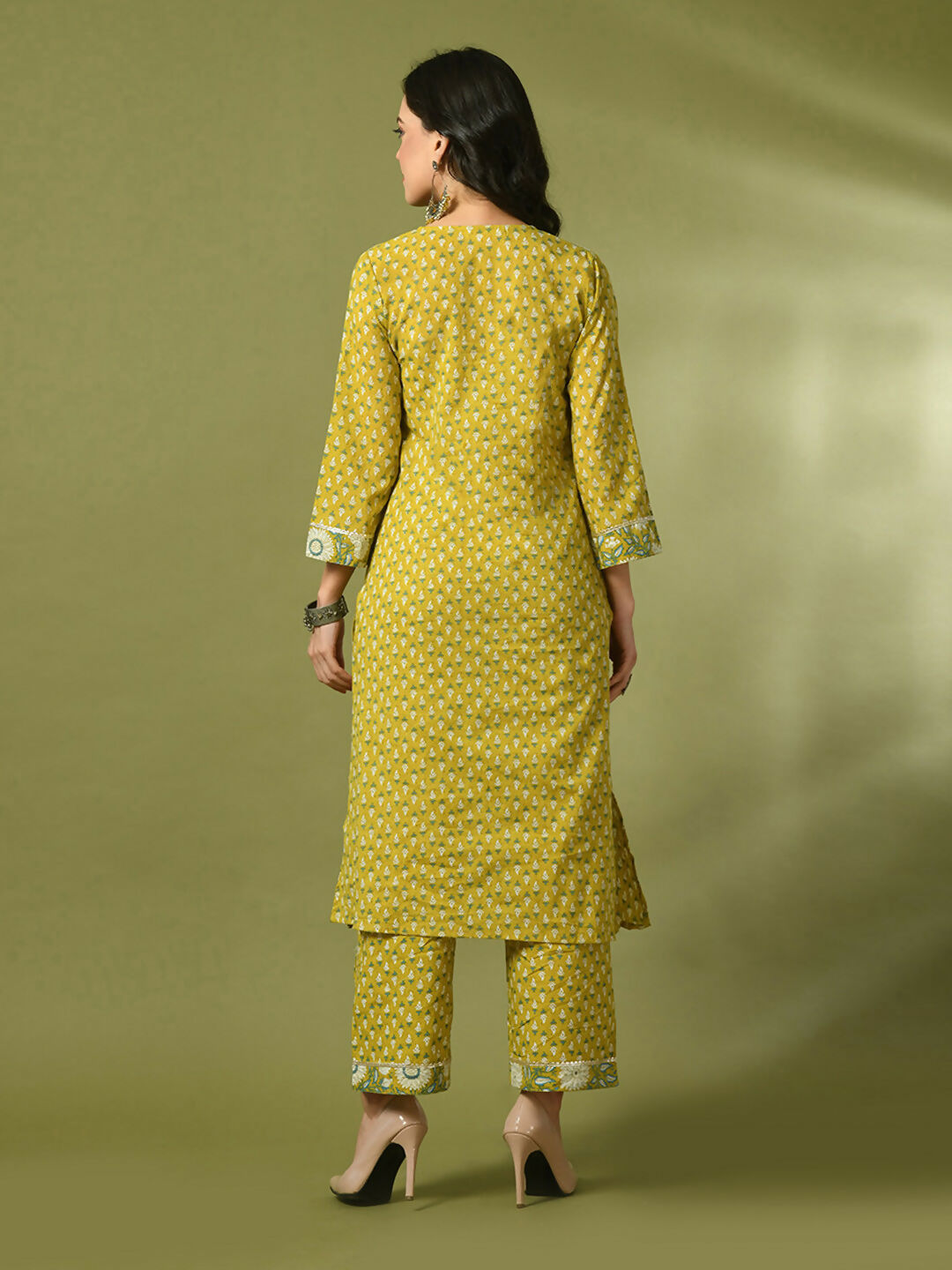 Myshka Women's Yellow Printed Cotton Straight Party Kurta Set