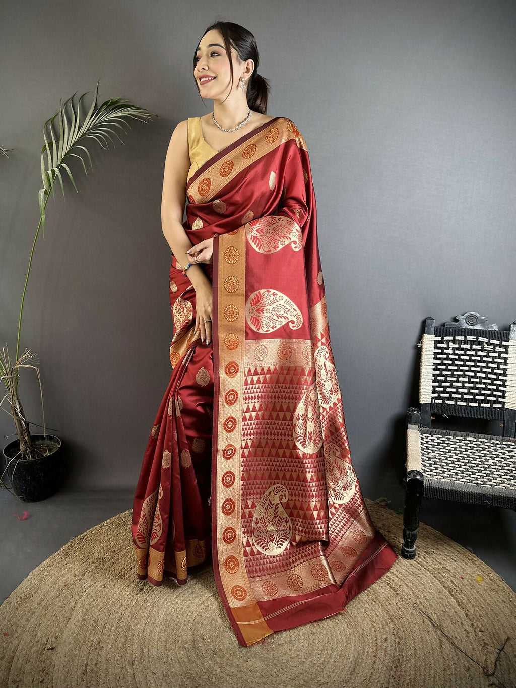 Joban Fashion Maroon Paisley Soft Silk Banarasi Saree - Distacart