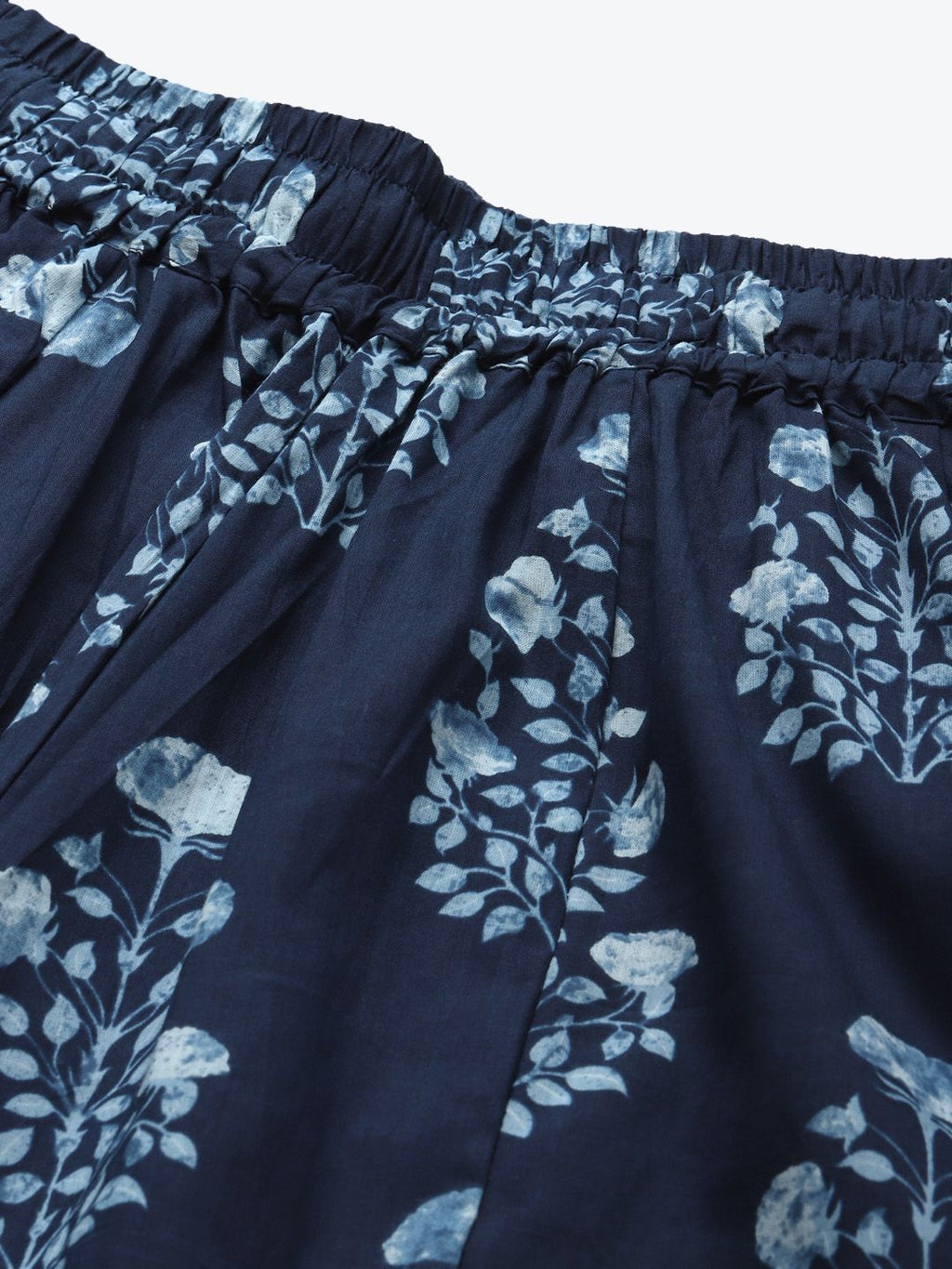 TAG 7 Women Navy Blue & White Printed Flared Palazzos