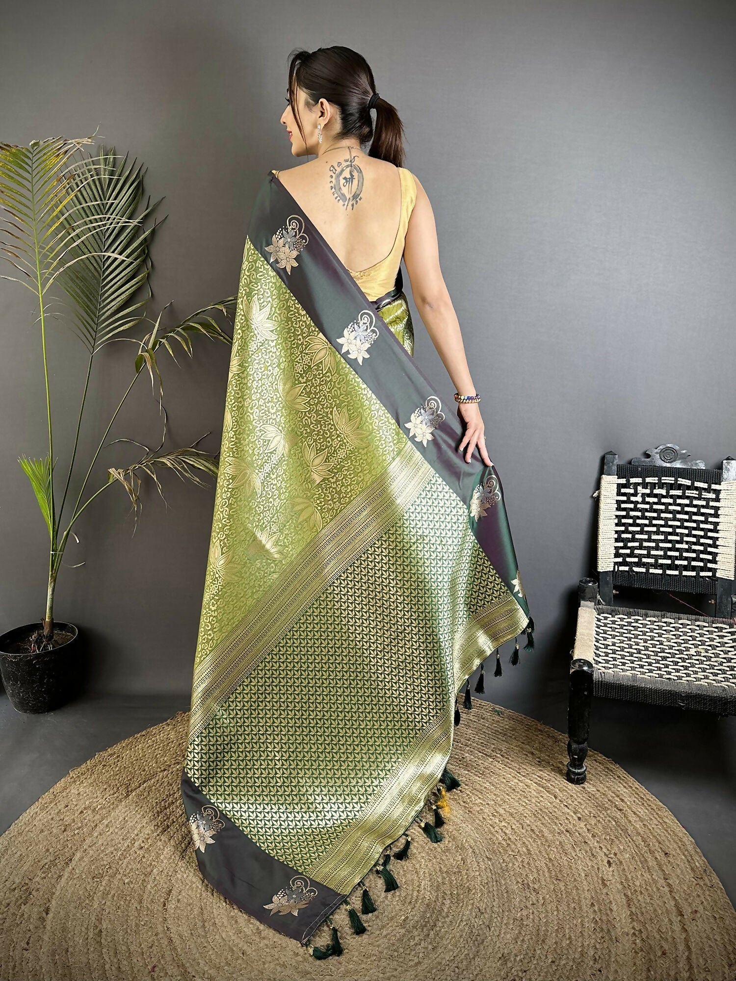 Joban Fashion Olive Green Intricate Zari Weaving Soft Silk Dharmavaram Saree