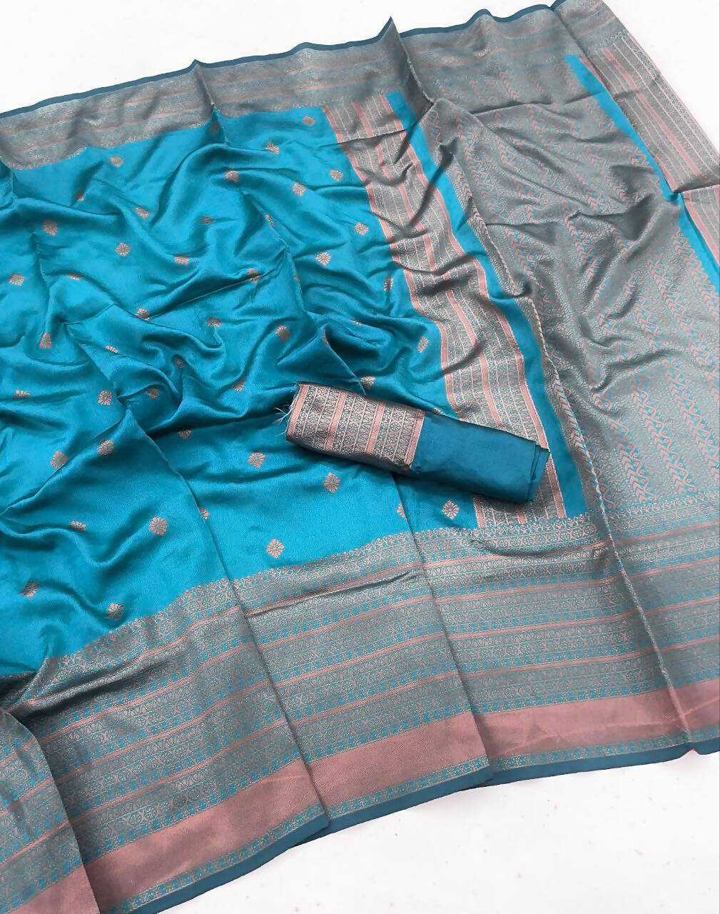DEIANA'S Beautiful Designer Golden zari Soft Lichi Silk Saree - Firozi