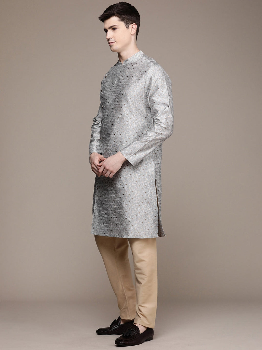 House of Pataudi Ethnic Motifs Embroidered Thread Work Angrakha Rozana Kurta