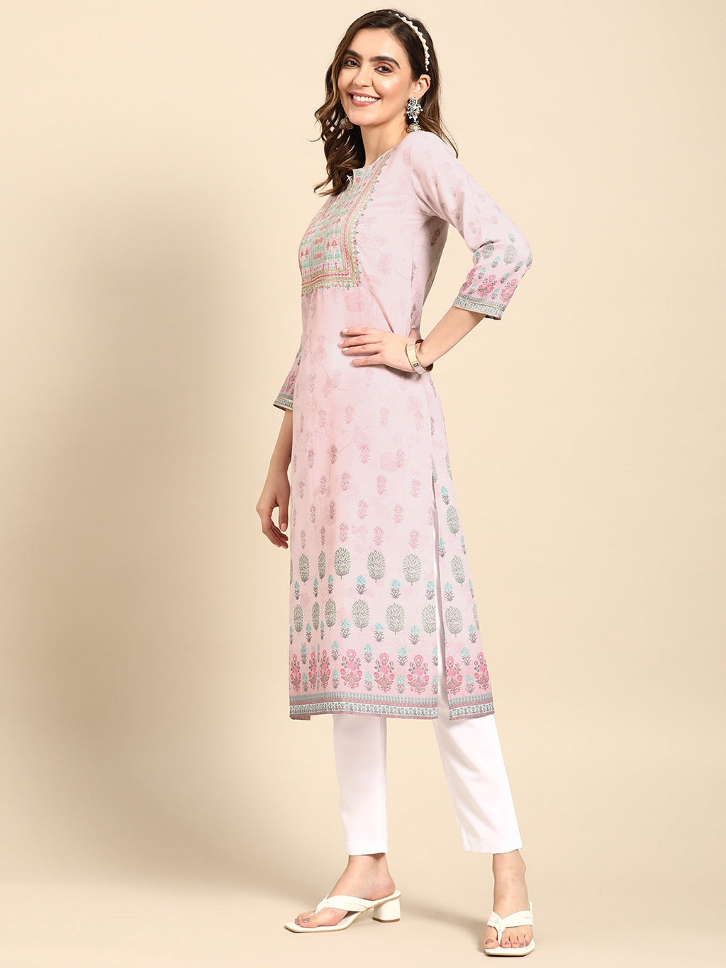 Sangria Women Pink Floral Embroidered Kurta