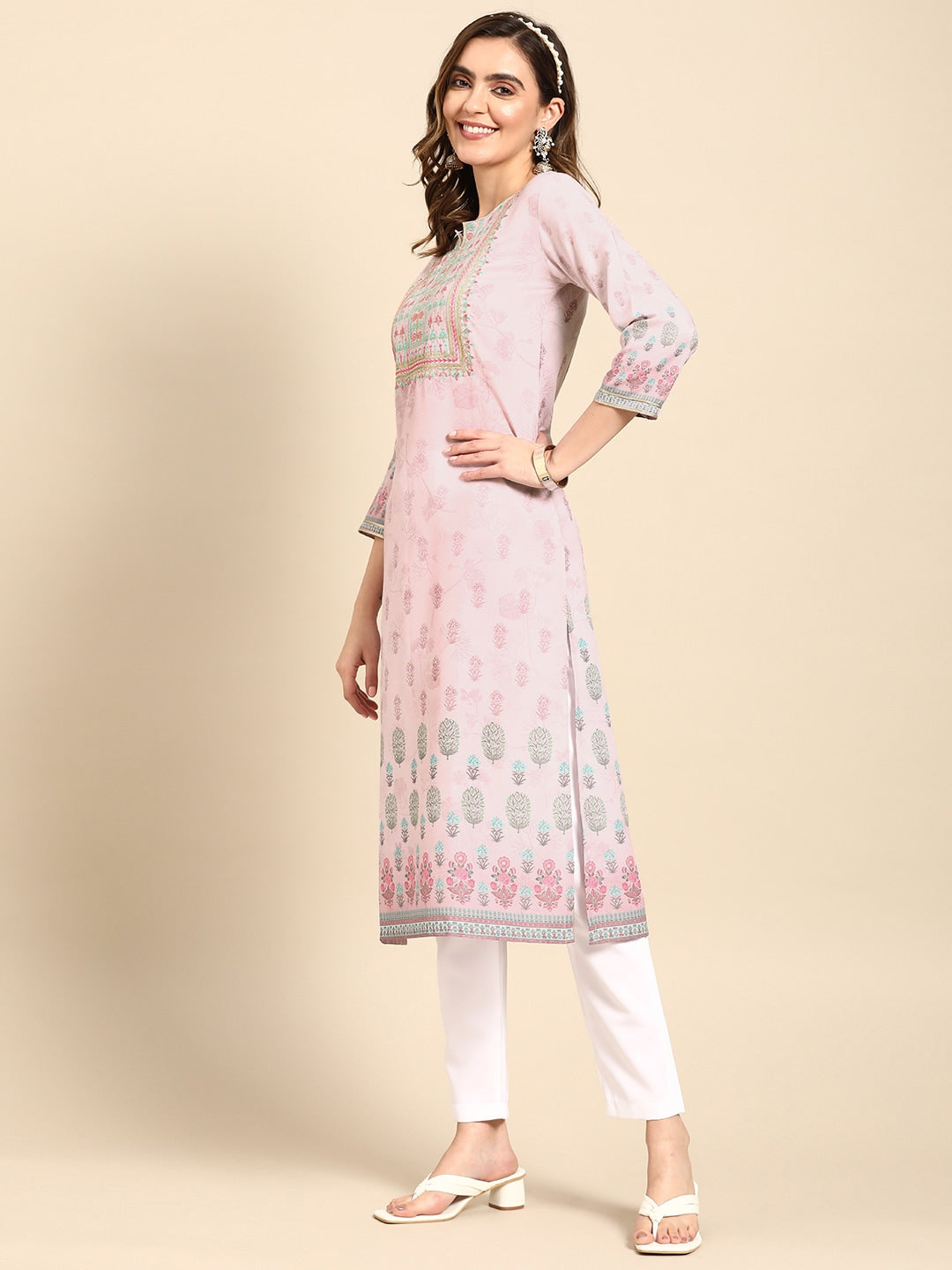Sangria Women Pink Floral Embroidered Kurta